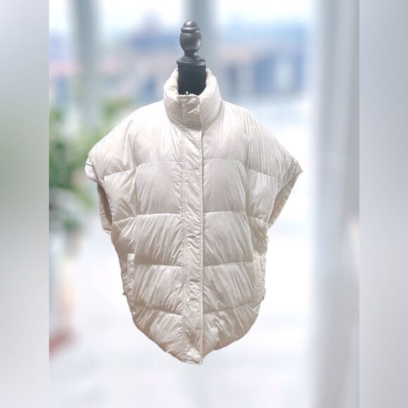 NWT UGG Winter Snow Insulated Reversible Puffer Vest – Size L – Quilted Nylon, T - Picture 1 of 15